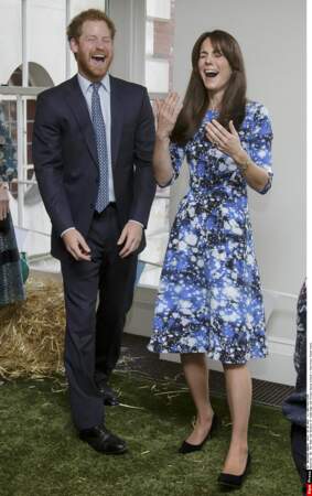 Lequel de Kate Middleton ou du prince Harry est à l'origine de ce fou-rire?