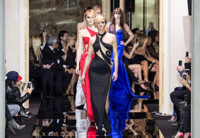 Amber Valletta, Eva Herzigova, les tops au top pour le final Versace