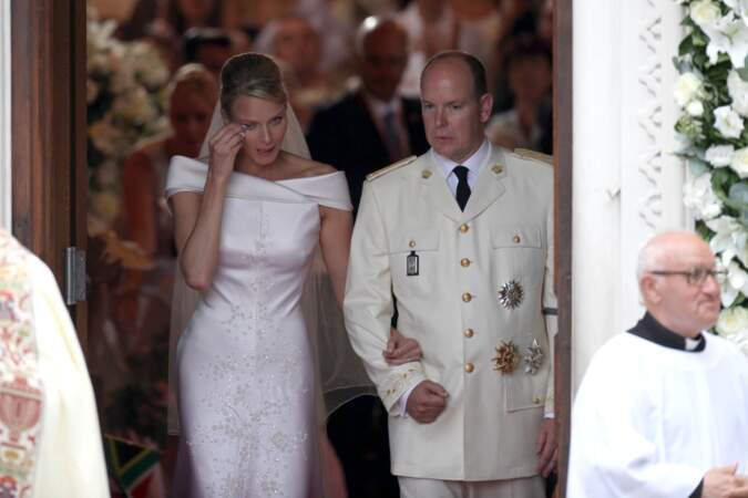 Charlène de Monaco ne peut cacher son émotion après son mariage avec Albert, le 2 juillet 2011