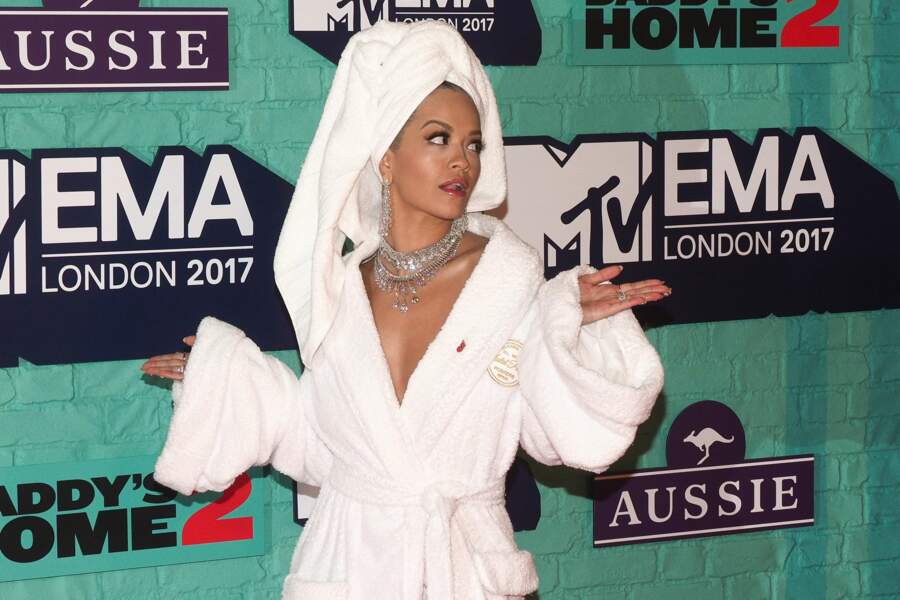 Rita Ora est arrivée sur le tapis rouge des MTV European Music Awards