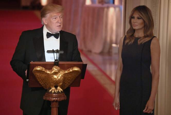 Donald et Melania Trump semblaient connectés, à la Maison Blanche, le 15 mai 2019.
