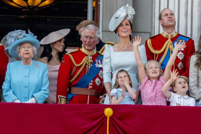 George, Savannah, Charlotte et la famille royale britannique