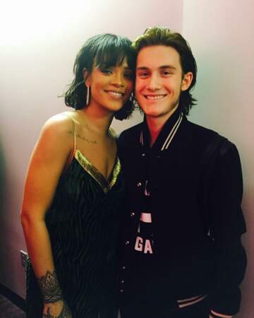 René-Charles s'affiche fièrement avec la sublime Rihanna dans les coulisses des Billboard Music Awards en 2016