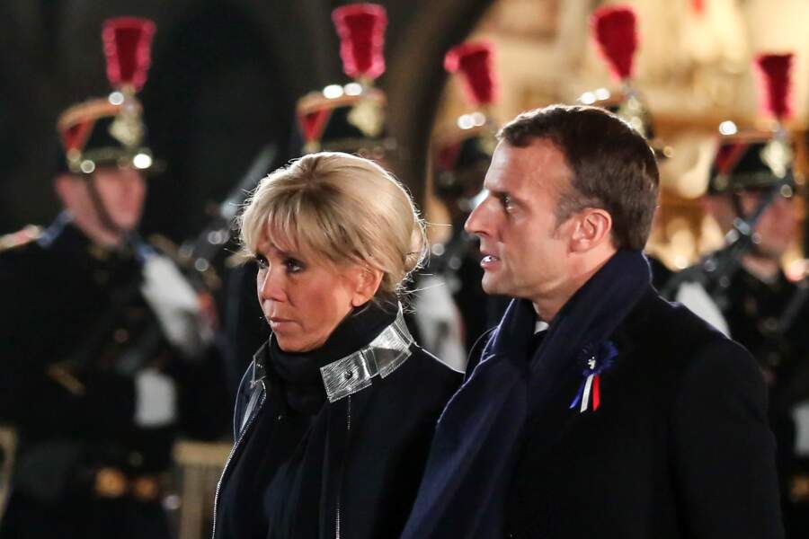 Le couple présidentiel commémore le centenaire de l'armistice de la Première Guerre mondiale, complices.