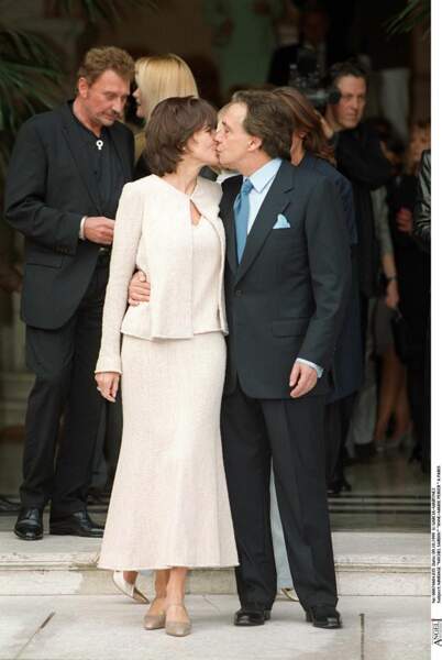 11 octobre 1999 : Anne-Marie Périer en robe Azzedine Alaïa épouse Michel Sardou