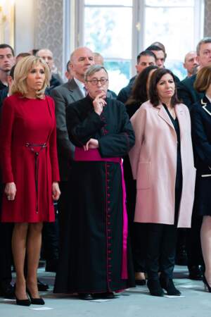 Brigitte Macron, très solennelle au côté de Monseigneur Patrick Chauvet et d'Anne Hidalgo, ce 18 avril 2019