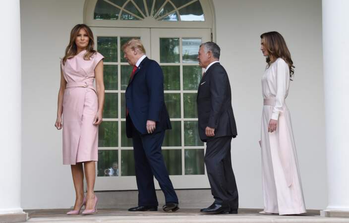 Melania Trump, en robe rose poudré Proenza Schouler, pour accueillir Abdallah et Rania de Jordanie, le 25 juin 2018