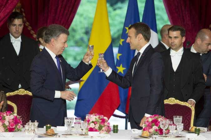 Tchin Tchin entre Juan Manuel Santos et Emmanuel Macron