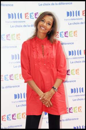 Karine Le Marchand, tout sourires lors de la conférence de presse de rentrée 2008 de France Télévisions 