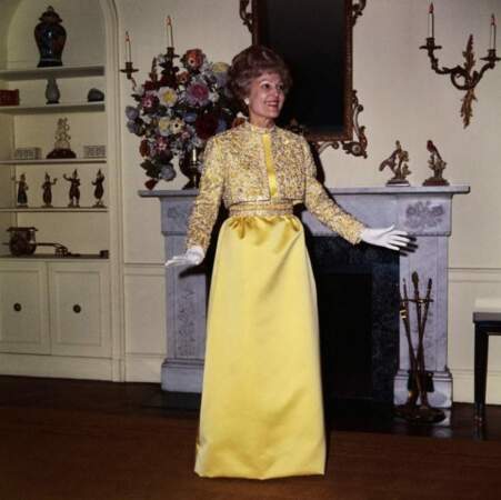 1969 : Pat Nixon dans une robe Harvey Berin rebrodée de cristaux Swarovski 