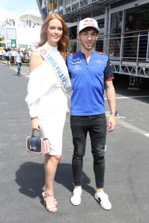 Maeva Coucke, Miss France 2018, radieuse au Grand Prix de France au Castellet le 24 juin