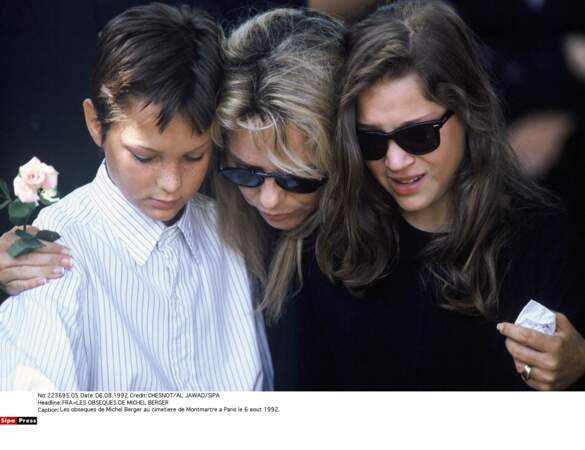 France Gall, sa fille Pauline et son fils Raphael lors des obsèques de Michel Berger en 1992