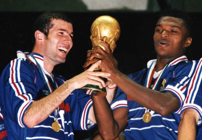 En 1998, Zinedine Zidane permet à la France de décrocher la 1ère coupe du monde de son histoire