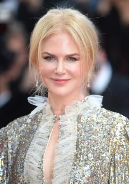 Nicole Kidman, chignon lâche et mèches volantes
