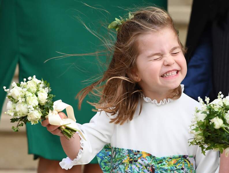 La princesse Charlotte portant un bouquet de rose, lors du mariage d'Eugenie d'York, le 12 octobre 2018