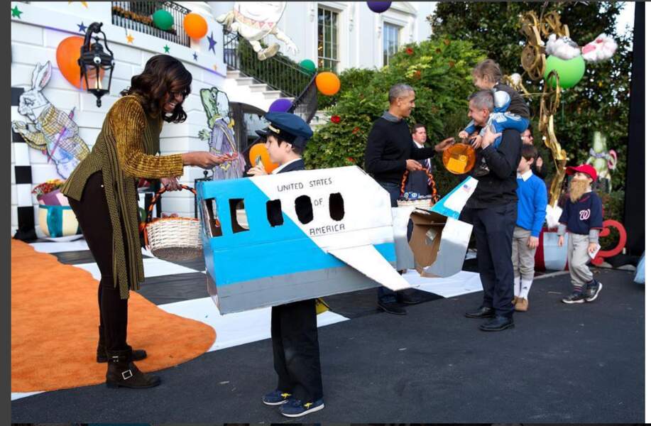 Michelle et Barack en compagnie de leurs invités