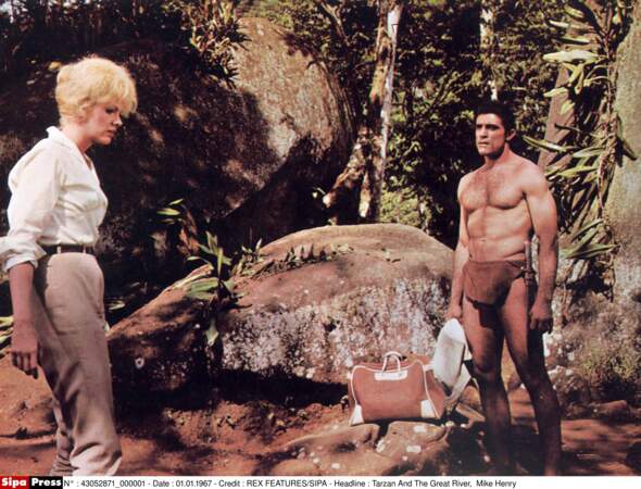 La même année au cinéma, Robert Day demande à Mike Henry d'incarner le sauvage pour Tarzan et le jaguar maudit