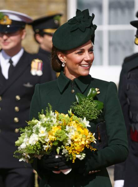 A l'occasion de la St Patrick, Kate Middleton arbore un superbe manteau vert signé Alexander McQueen.