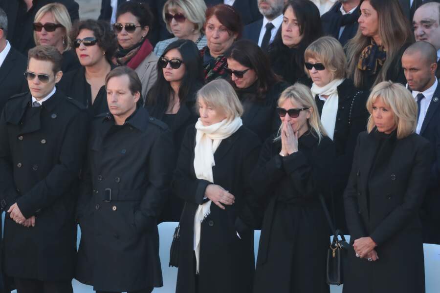 Nicolas, Mischa, Ulla, Katia très émue et Brigitte Macron lors de l'hommage national à Charles Aznavour 