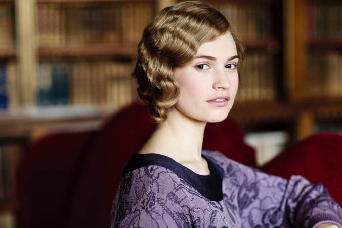 Lily James incarne Lady Rose MacClare dans la série Downton Abbey