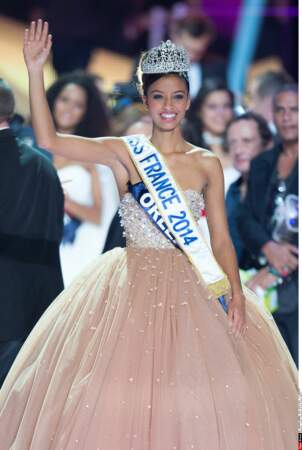 Miss France 2014, Flora Coquerel