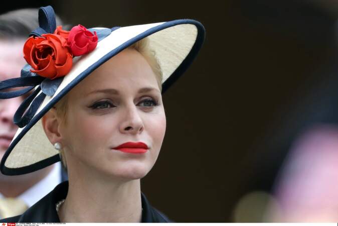 Pour la fête nationale, la princesse Charlène a choisi un chapeau bicolore