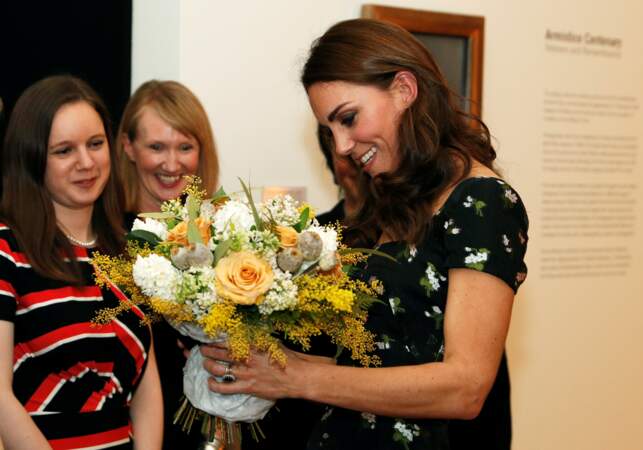 Diplômée en histoire de l'art, Kate Middleton a prouvé ce 12 mars qu'elle savait composer un look à moindres frais