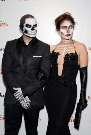 Jennifer Lopez et son ex Casper Smart en squelettes