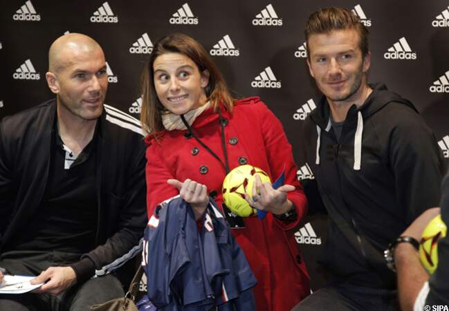 Zinedine Zidane et David Beckham entourent une fan très chanceuse