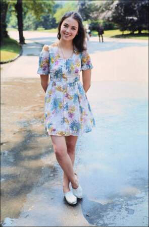 Isabelle Adjani ravissante en petite robe à fleurs, à ses débuts dans les années 1970