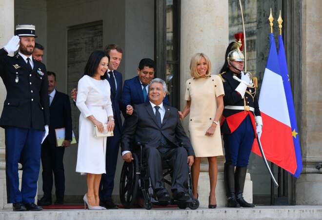 Brigitte Macron s'est montrée très souriante, aux côtés du président de l'Équateur et son épouse