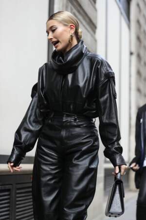 Hailey Baldwin pendant la Fashion Week 2019 de Paris