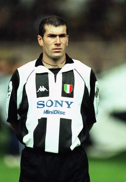 Zinedine Zidane ouvre son palmarès en club lorsqu'il arrive à la Juventus de Turin en 1996