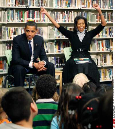   Le couple Obama dans une école de Washington en 2009