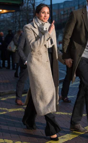 Meghan Markle, en long manteau camel Smythe, à Londres le 9 janvier 2018