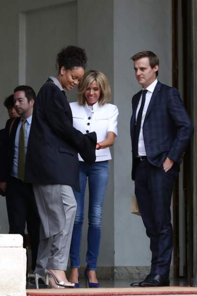 Rihanna a été accueillie par Brigitte Macron à son arrivée à l'Elysée