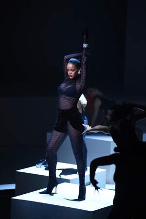 TENDANCE NOIR C'EST NOIR : Rihanna a offert un show mémorable avec sa marque Savage X Fenty.