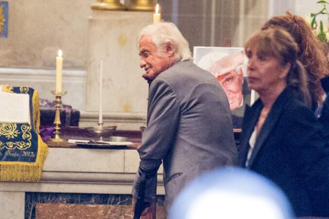 Jean-Paul Belmondo s'est affiché très affaibli lors des obsèques de Charles Gérard