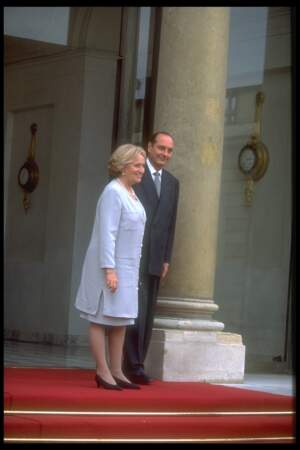 Bernadette et Jacques Chirac sur le perron de l'Elysée le jour de la passation des pouvoirs le 17 mai 1995