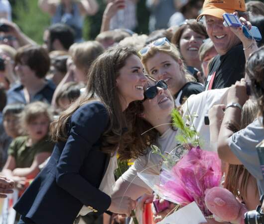 Quand Kate Middleton a fait un selfie avec une jeune femme dans le public lors d'un déplacement au Canada