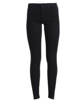 Le jean skinny noir de Meghan Markle est le modèle Looker de Mother Denim à 285 €
