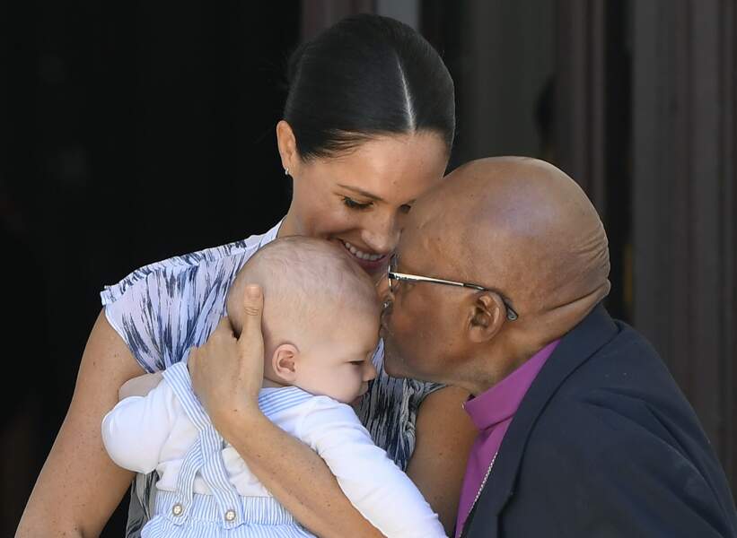 Meghan Markle avec son fils Archie ont rencontré l'archevêque Desmond Tutu et sa femme à