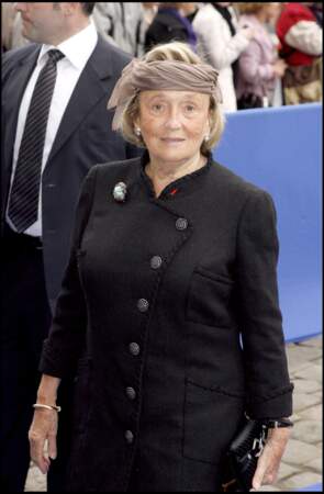 Bernadette Chirac coiffée d'un foulard porté en headband, au mariage du prince Jean d'Orléans à Senlis, en 2009