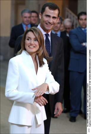 Felipe d'Espagne et Letizia Ortiz le jour de l'annonce de leurs fiançailles, en 2003 à Madrid