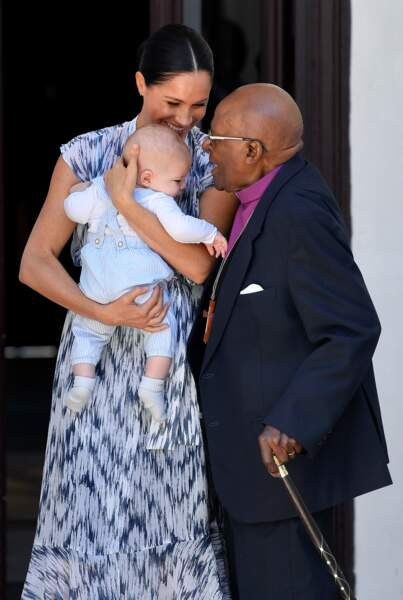 Meghan Markle présente son fils Archie à l'archevêque Desmond Tutu au Cap le  25 septembre 2019