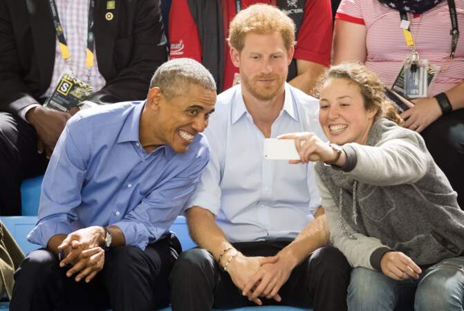 Quand le prince Harry a posé pour un selfie avec Barack Obama