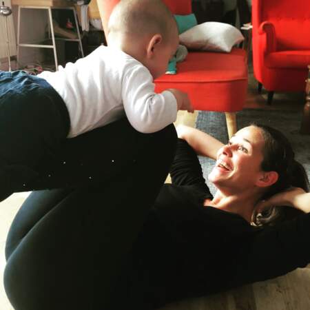 Lucie Lucas, jeune maman active et radieuse avec son fils Milo, né le 9 mars 2018