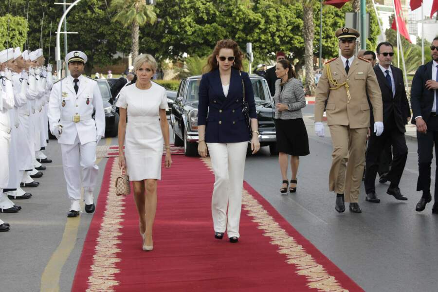 Brigitte Macron et Lalla Salma sur le tapis rouge au Maroc 