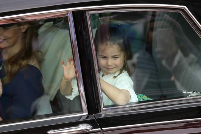 La princesse Charlotte arrive à la chapelle Saint George