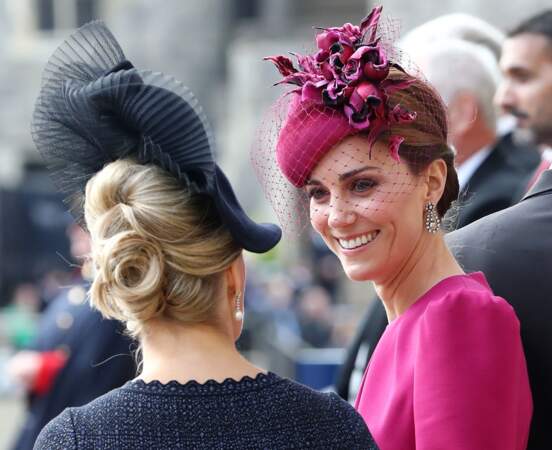 Kate Middleton ravissante en robe "framboise "